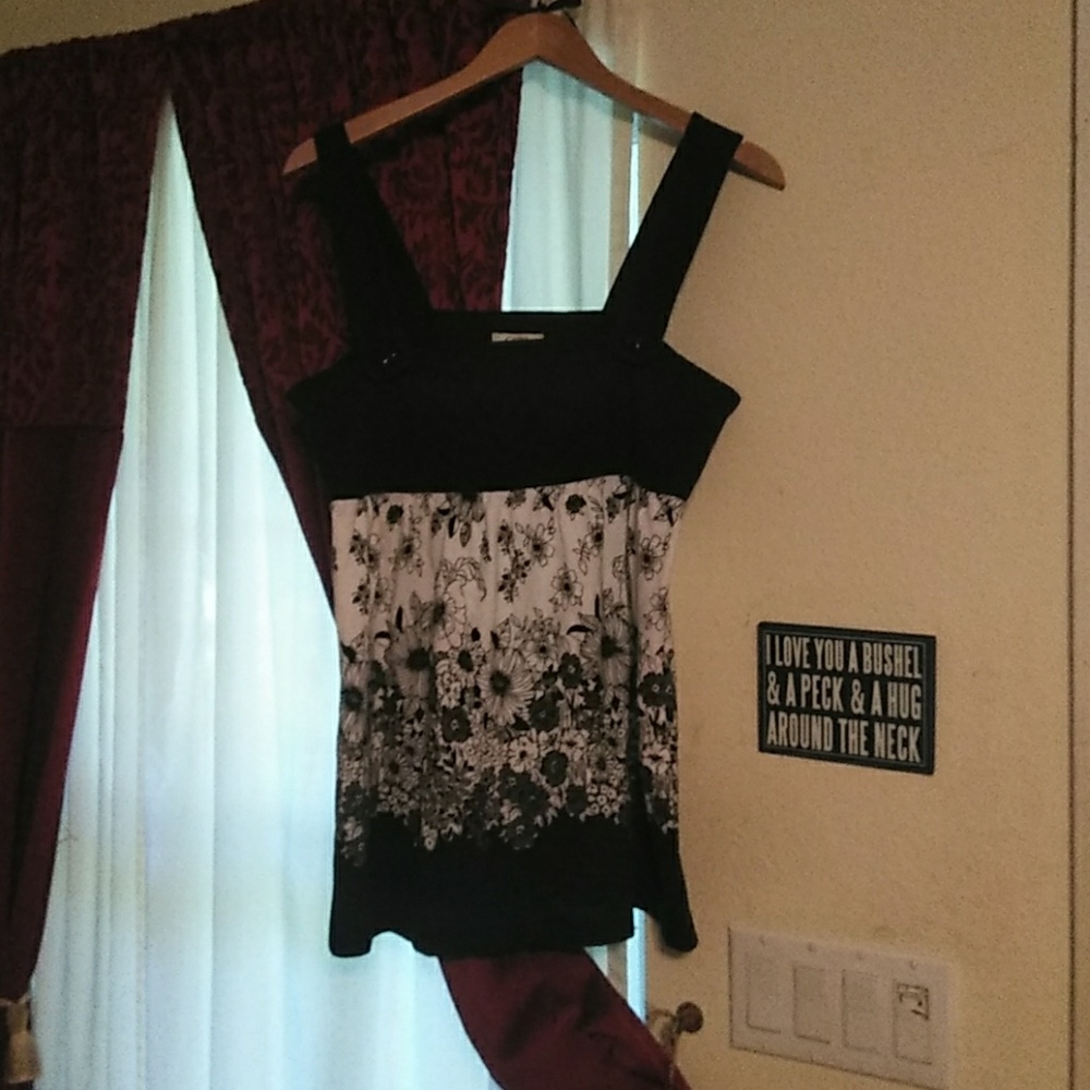 Blk and white tank top